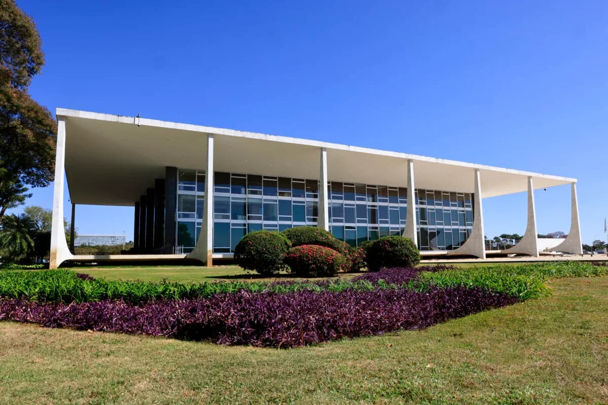 Fachada do Supremo Tribunal Federal em Brasília onde foi decidida a suspensão das sanções da NR-1