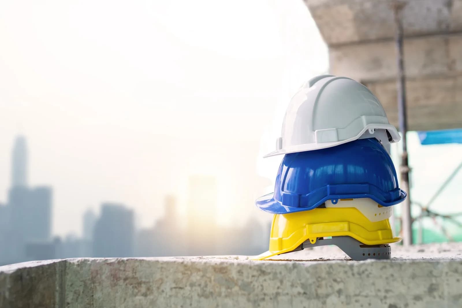 Trabalhador com equipamento de proteção